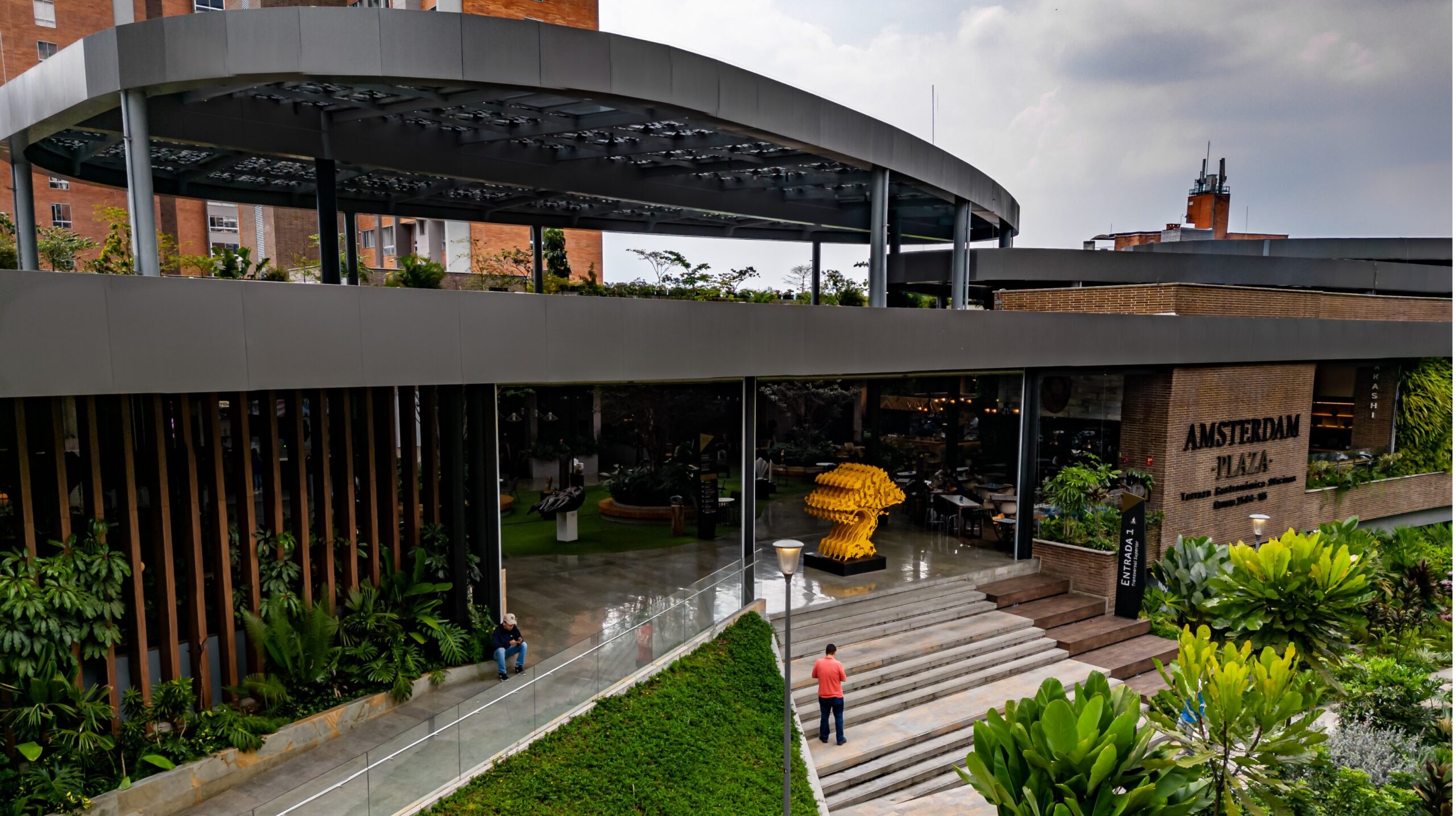 Amsterdam Plaza