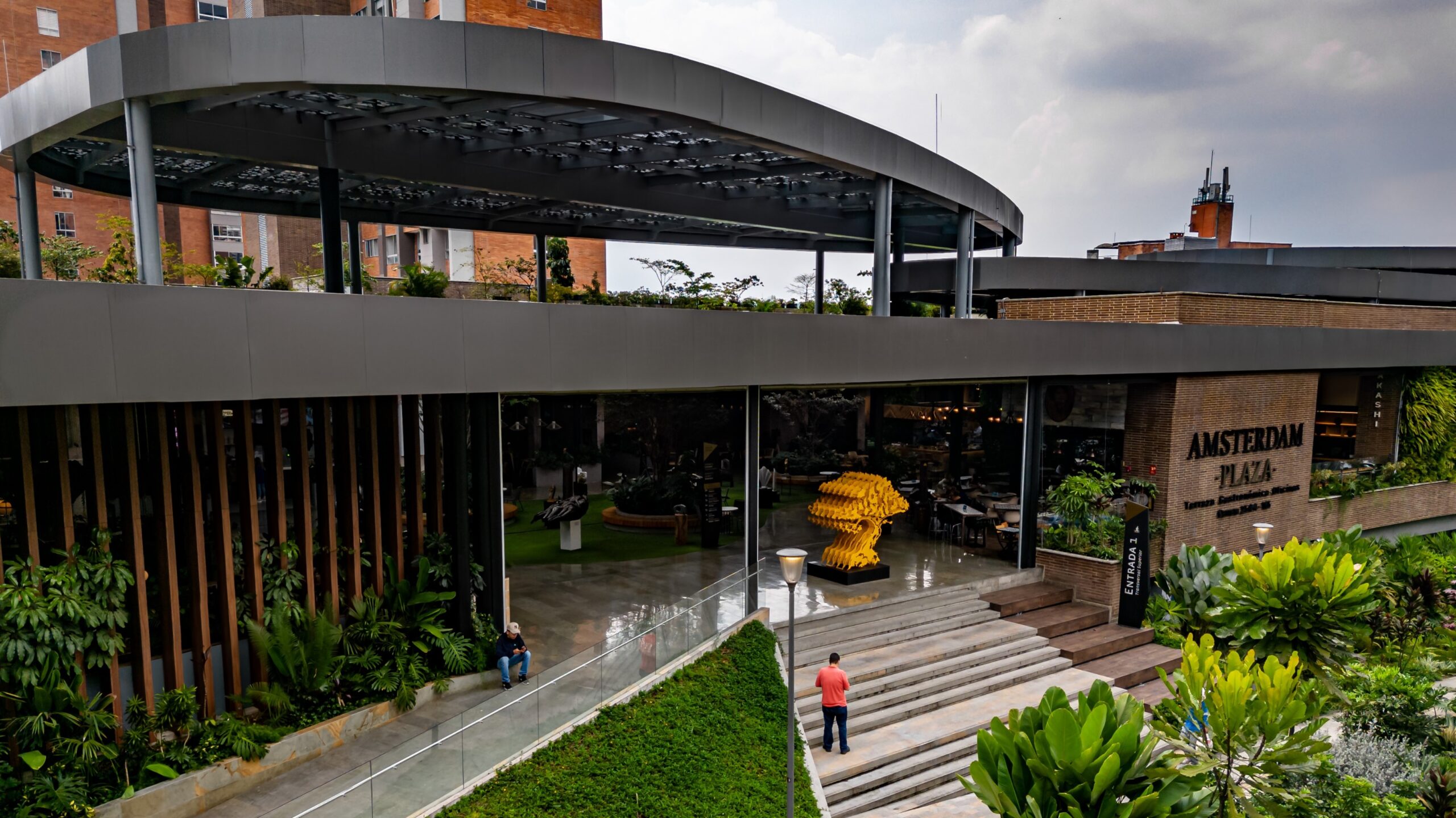 Amsterdam Plaza